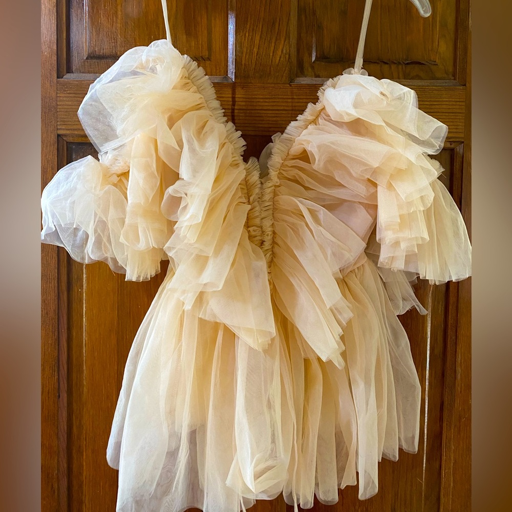 Cute flirty top for going out, birthday or an event.. definitely a showstopper
